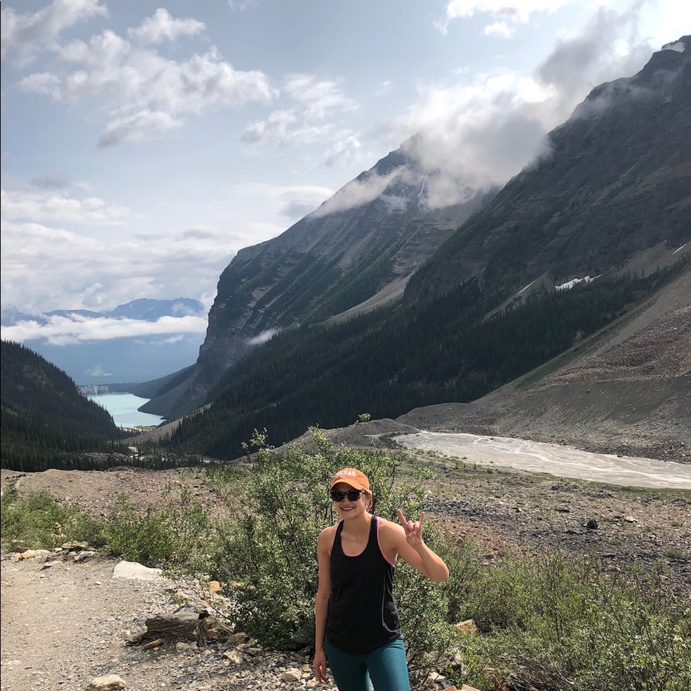 Meet your Posher, Alicia